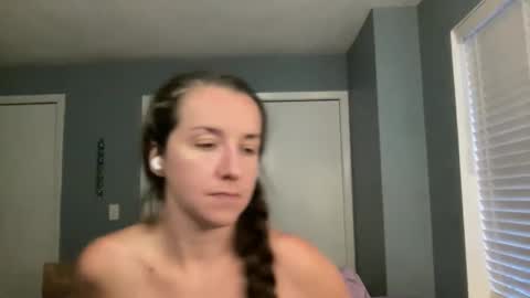 lothlori online show from May 15, 11:34 pm