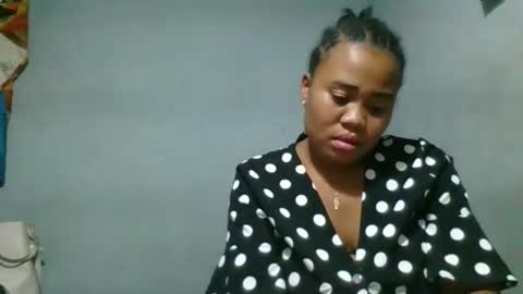 louane98 online show from April 2, 7:10 pm