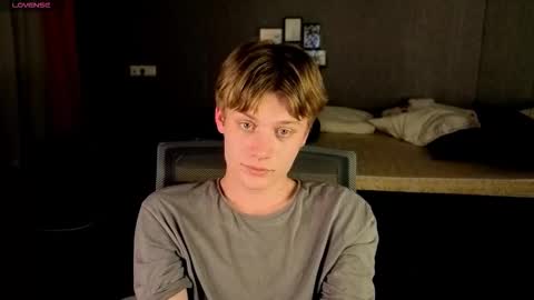 louie_evans online show from October 12, 8:10 pm