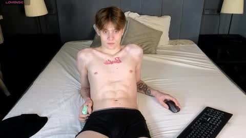 louie_evans online show from December 22, 10:27 pm