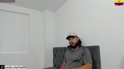 louis_marley_ online show from June 30, 1:32 pm
