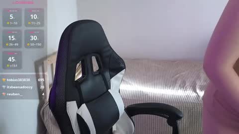 Louise Stec online show from February 20, 11:53 am