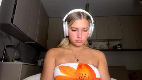 Eliza online show from February 18, 3:23 pm