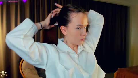 Brook and Del online show from November 9, 5:48 pm