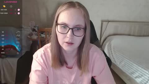 Snapshot of love_agatha chatting on September 13, 5:54 am Agatha online show from September 13, 5:54 am