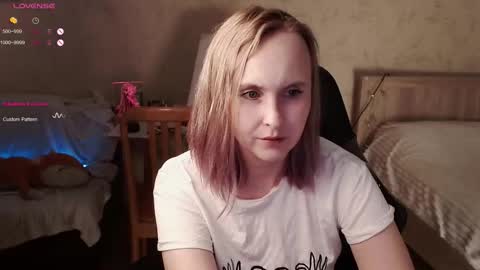Snapshot of love_agatha chatting on October 14, 11:24 am Agatha online show from October 14, 11:24 am