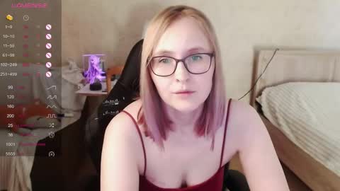 Snapshot of love_agatha chatting on October 12, 6:17 am Agatha online show from October 12, 6:17 am