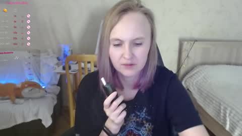 Snapshot of love_agatha chatting on October 19, 5:01 am Agatha online show from October 19, 5:01 am