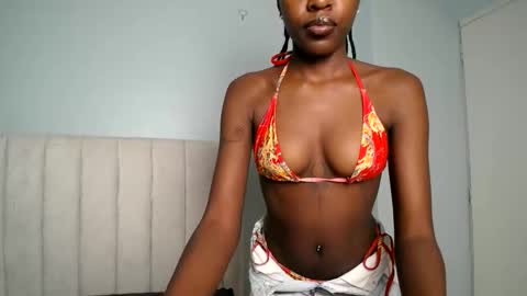 Snapshot of love_miah chatting on September 13, 10:28 am Miah online show from September 13, 10:28 am