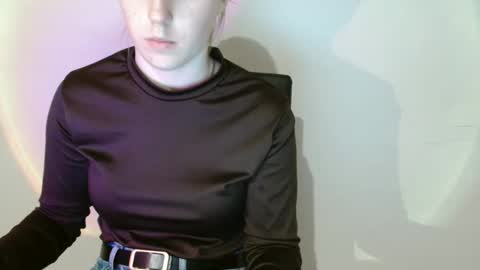 Vivian online show from February 17, 11:09 am