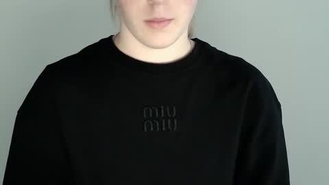 Vivian online show from November 11, 1:35 pm