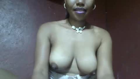 loveinlife750427 online show from March 12, 6:11 pm