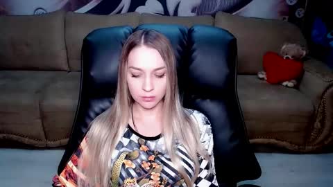 private open online show from November 17, 1:24 pm