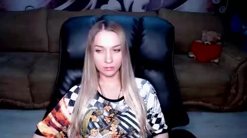 private open online show from October 19, 5:06 pm