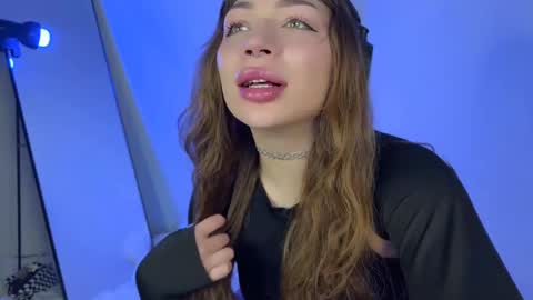 Elsa online show from March 11, 4:41 am