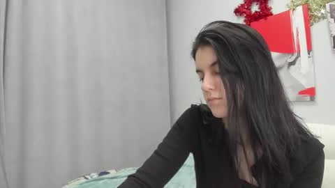 lovely__audrey online show from December 21, 5:47 am