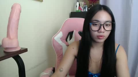 lovely_leah23 online show from November 16, 4:47 am