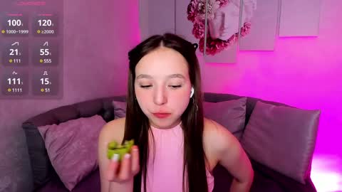 Snapshot of lovely_poppy chatting on February 8, 7:48 am Lolly online show from February 8, 7:48 am