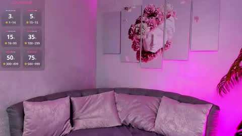 Snapshot of lovely_poppy chatting on March 4, 8:13 am Lolly online show from March 4, 8:13 am