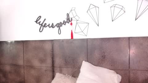 Snapshot of lovely_secret chatting on February 28, 4:31 pm Hi guys online show from February 28, 4:31 pm