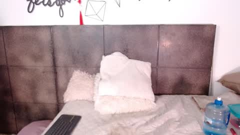 Snapshot of lovely_secret chatting on December 24, 6:06 pm Hi guys online show from December 24, 6:06 pm