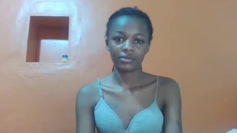 Lovely yvonne online show from October 17, 7:07 pm