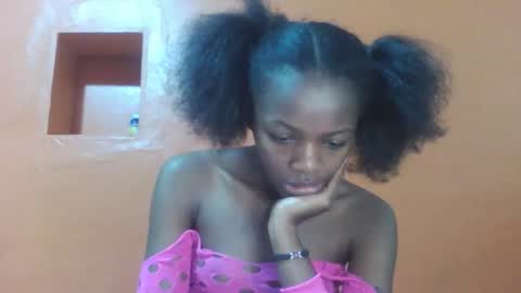 Lovely yvonne online show from October 31, 10:21 pm