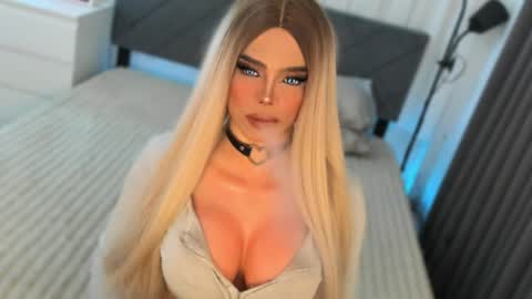 LOVELY CAREL 777 online show from April 13, 3:22 am