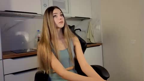 lovelygracee online show from December 22, 12:12 pm