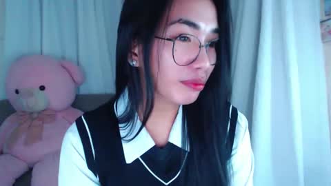 lovelymae18 online show from December 3, 3:50 pm