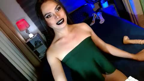 Snapshot of lovelymiss_shyna11 chatting on September 25, 10:00 am lovelymiss_shyna11 online show from September 25, 10:00 am