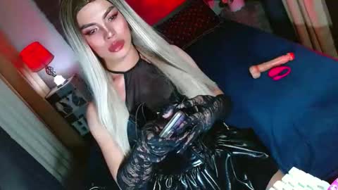 Snapshot of lovelymiss_shyna11 chatting on October 16, 9:31 am lovelymiss_shyna11 online show from October 16, 9:31 am