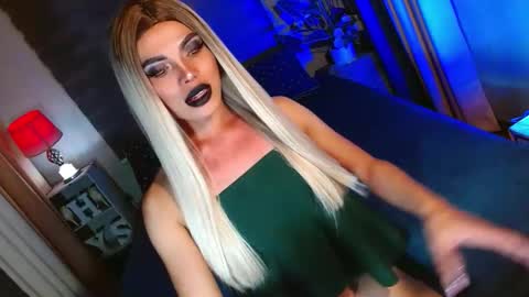 Snapshot of lovelymiss_shyna11 chatting on October 7, 9:05 am lovelymiss_shyna11 online show from October 7, 9:05 am