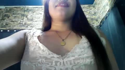 lovelypinay2 online show from December 9, 12:40 pm