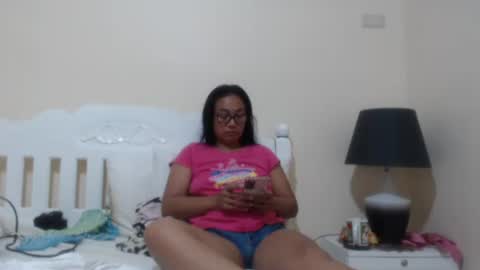 Snapshot of lovelyquey chatting on October 18, 9:41 pm Angelquey online show from October 18, 9:41 pm