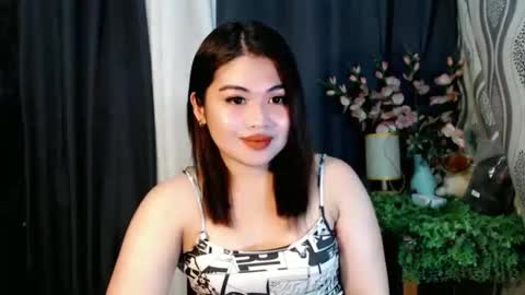 Snapshot of lovelyrhean chatting on October 27, 11:21 am Rhean online show from October 27, 11:21 am
