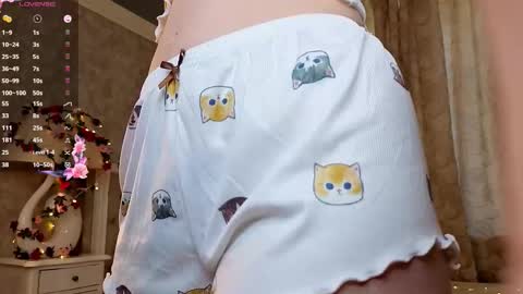 Keira online show from March 11, 9:01 am