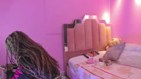 L O V E  online show from January 13, 12:13 pm