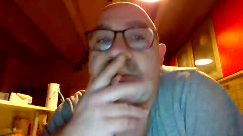 Snapshot of lover010983 chatting on March 10, 5:22 am lover010983 online show from March 10, 5:22 am