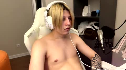 loverria online show from April 14, 7:06 pm