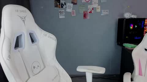 lovers613228 online show from May 8, 4:34 pm