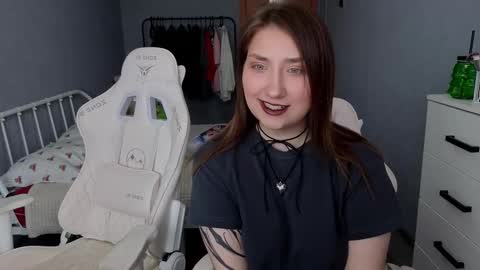 lovers613228 online show from February 28, 5:44 am