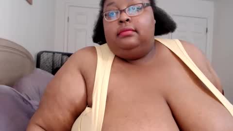 Alyson online show from April 4, 11:56 pm