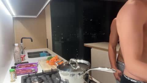 Leo Loves online show from September 29, 1:21 pm