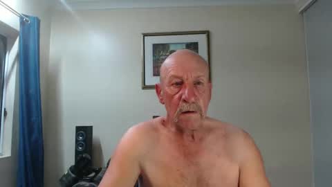 Snapshot of lovesblackazz chatting on December 24, 11:06 am Lovesblackazz online show from December 24, 11:06 am