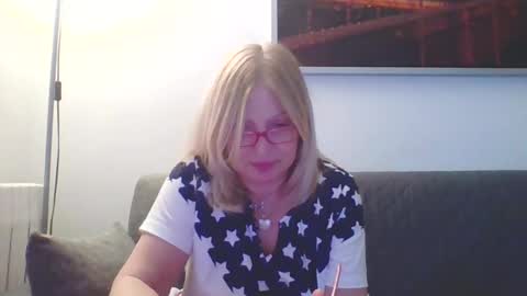 Marlyn online show from January 27, 3:39 pm