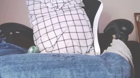 lovetobeused online show from October 1, 9:24 pm