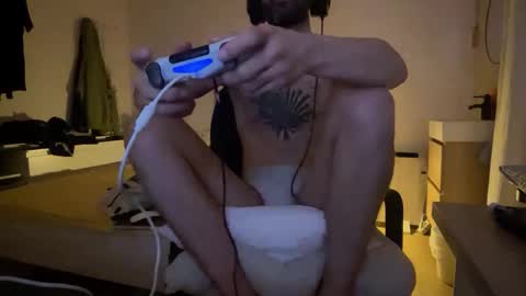 loveweed22 online show from April 18, 7:07 pm