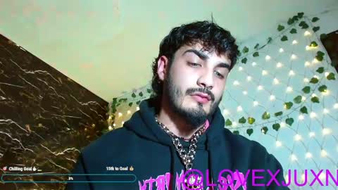 lovexjuxn77 online show from May 7, 1:12 am