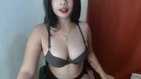 Snapshot of loving_ellah19 chatting on September 29, 3:22 pm loving_ellah19 online show from September 29, 3:22 pm